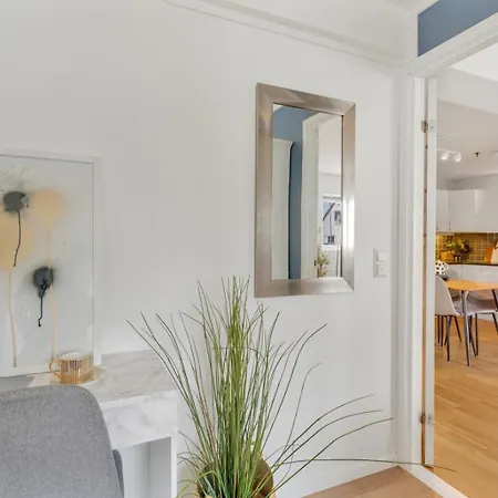 Entire 2-bedroom With Private Entrance Near Centre * Tromso