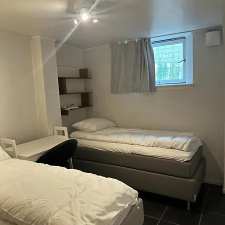 Entire 2-bedroom With Private Entrance Near Centre Tromso