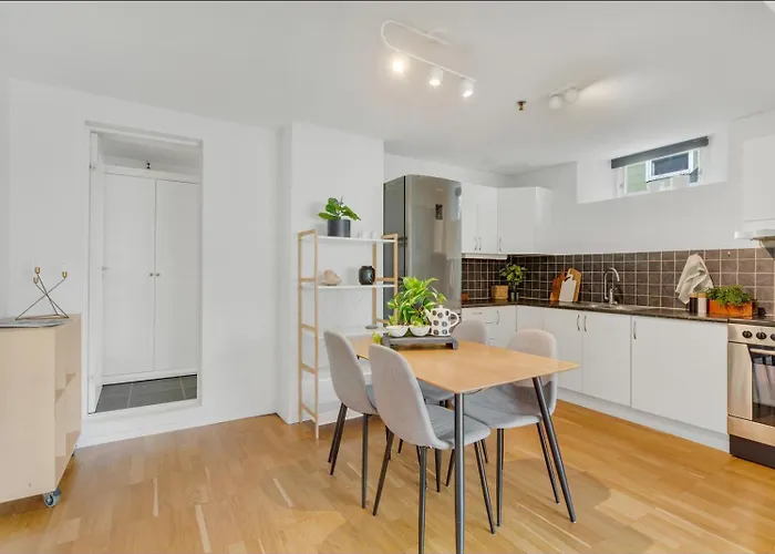 2-bedroom With Private Entrance Near Centre Leilighet Tromsø